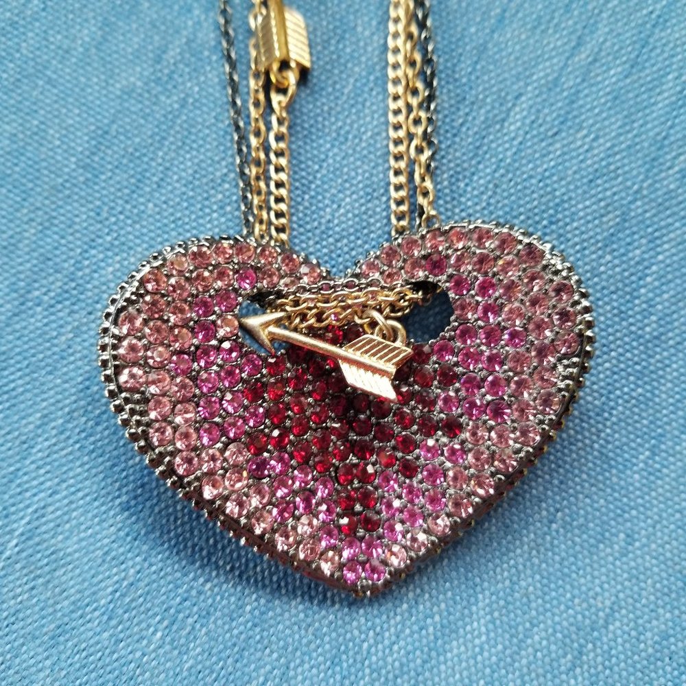 HTF Betsey Johnson HEARTS & ARROWS Pink / Red Pavé Heart Pendant Necklace - NWOT